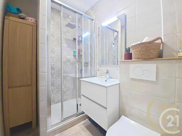 Appartement F2 à vendre - 3 pièces - 70,76 m2 - Lillebonne - 76 - HAUTE-NORMANDIE