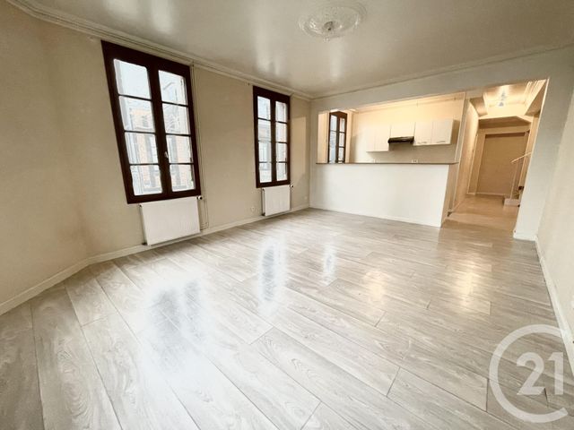 Appartement à louer - 3 pièces - 87 m2 - Lillebonne - 76 - HAUTE-NORMANDIE