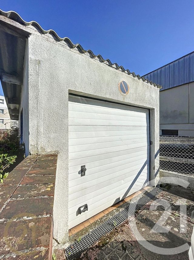 Parking à louer - 15 m2 - Lillebonne - 76 - HAUTE-NORMANDIE