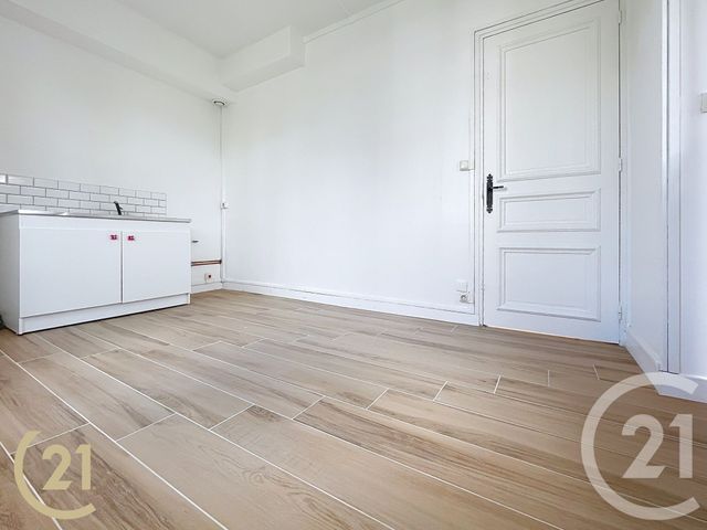 Appartement à louer - 2 pièces - 24,75 m2 - Lillebonne - 76 - HAUTE-NORMANDIE