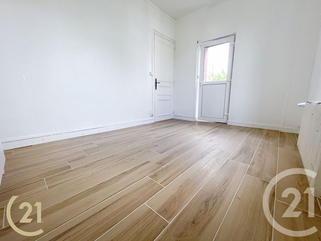 Appartement à louer - 2 pièces - 24,75 m2 - Lillebonne - 76 - HAUTE-NORMANDIE