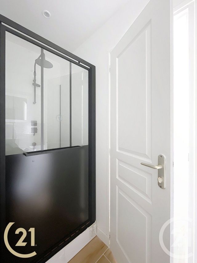 Appartement à louer - 2 pièces - 24,75 m2 - Lillebonne - 76 - HAUTE-NORMANDIE