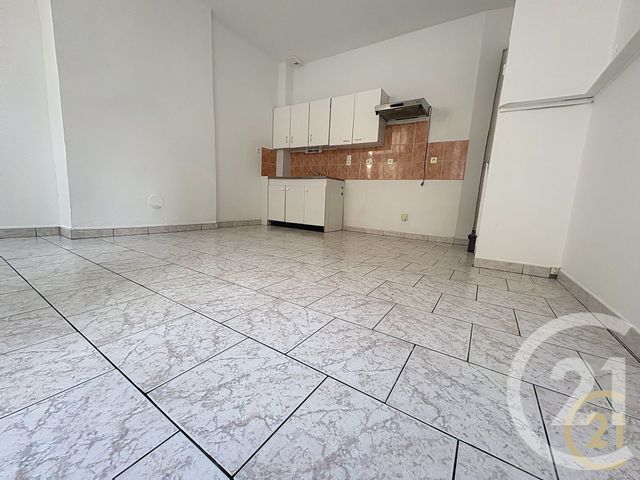 Maison à louer - 3 pièces - 51,07 m2 - Lillebonne - 76 - HAUTE-NORMANDIE