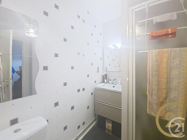 Afficher la photo en grand Appartement F2 à vendre - 2 pièces - 59,05 m2 - Lillebonne - 76 - HAUTE-NORMANDIE