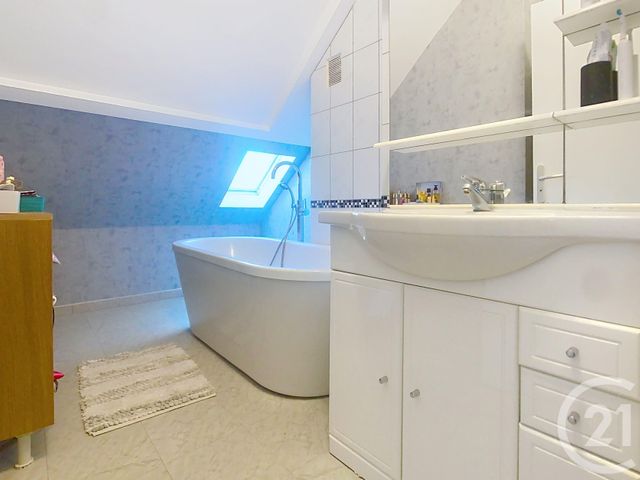 Maison à vendre - 6 pièces - 135 m2 - Lillebonne - 76 - HAUTE-NORMANDIE