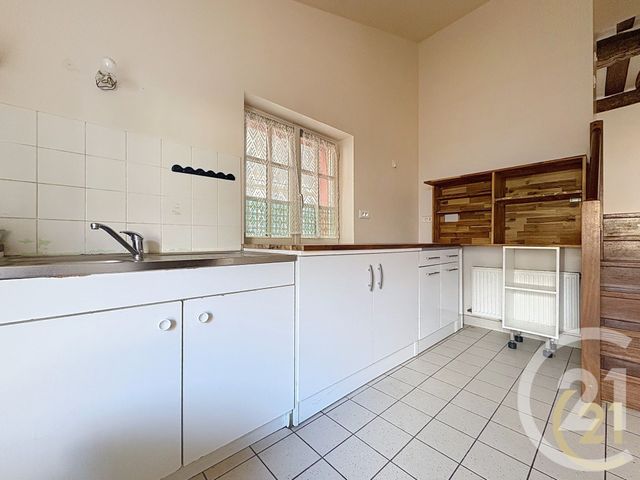 Afficher la photo en grand Appartement F5 à louer - 4 pièces - 108 m2 - Caudebec En Caux - 76 - HAUTE-NORMANDIE