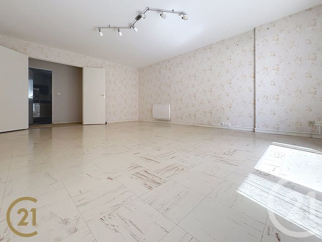 Afficher la photo en grand Appartement à louer - 3 pièces - 84,62 m2 - Lillebonne - 76 - HAUTE-NORMANDIE