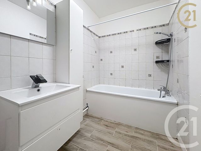 Appartement à louer - 3 pièces - 66,25 m2 - Bolbec - 76 - HAUTE-NORMANDIE