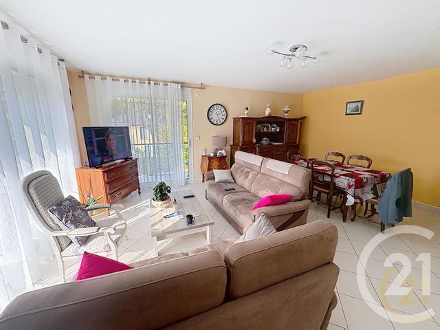 Appartement F3 à louer - 3 pièces - 71,20 m2 - Lillebonne - 76 - HAUTE-NORMANDIE