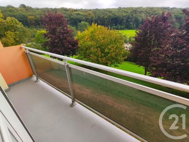 Afficher la photo en grand Appartement F3 à louer - 3 pièces - 63,42 m2 - Lillebonne - 76 - HAUTE-NORMANDIE