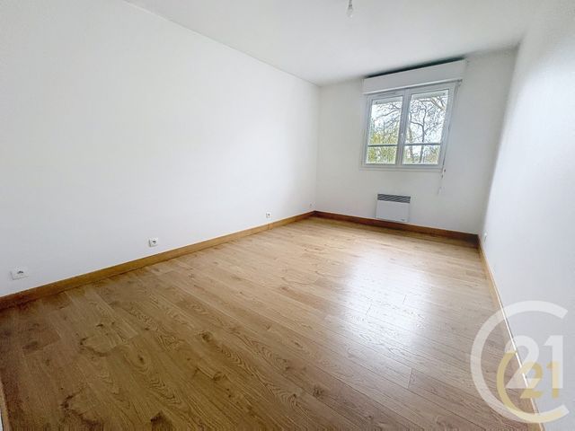 Appartement &agrave; louer - 3 pi&egrave;ces - 74,85 m2 - Lillebonne - 76 - HAUTE-NORMANDIE
