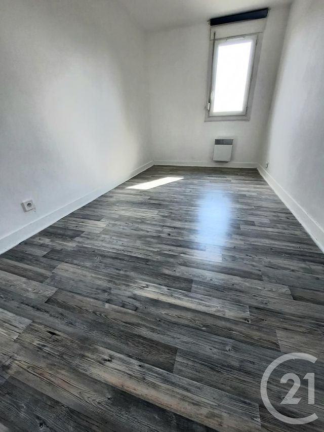 Appartement F4 &agrave; louer - 4 pi&egrave;ces - 95 m2 - Bolbec - 76 - HAUTE-NORMANDIE