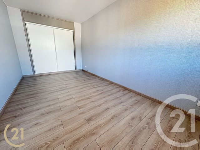 Appartement T2 &agrave; louer - 2 pi&egrave;ces - 42,40 m2 - Lillebonne - 76 - HAUTE-NORMANDIE