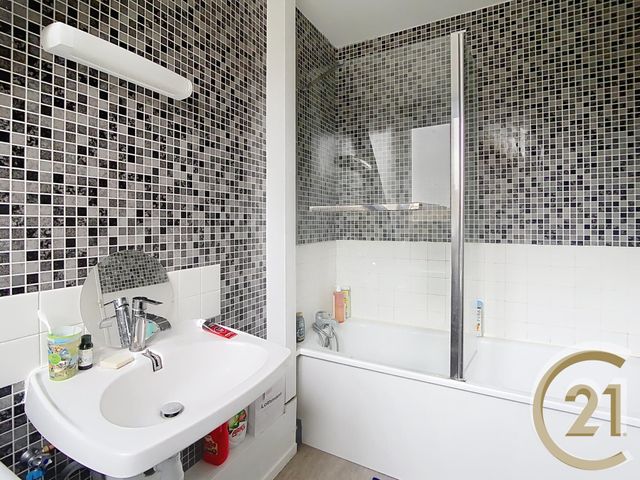 Maison &agrave; vendre - 3 pi&egrave;ces - 68,73 m2 - Lillebonne - 76 - HAUTE-NORMANDIE