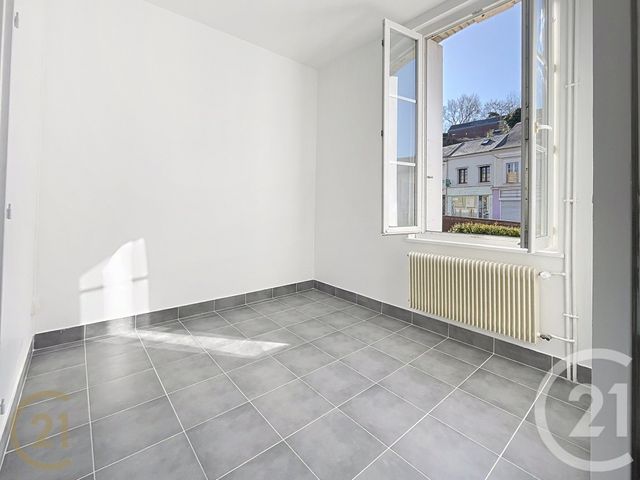 Appartement &agrave; louer - 2 pi&egrave;ces - 25,35 m2 - Lillebonne - 76 - HAUTE-NORMANDIE