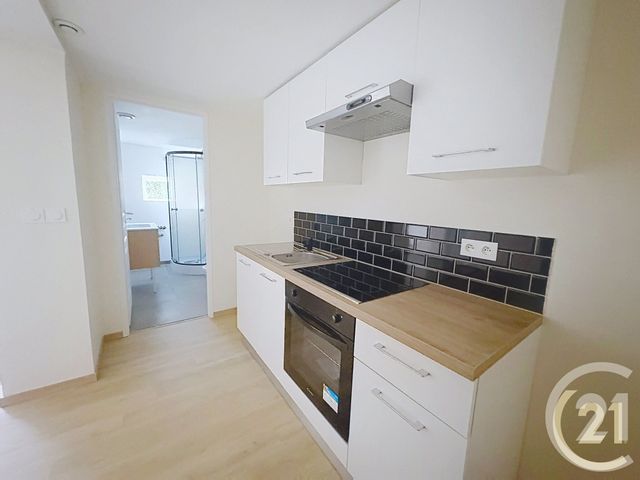 Appartement &agrave; louer - 21 pi&egrave;ces - 32,62 m2 - Lillebonne - 76 - HAUTE-NORMANDIE