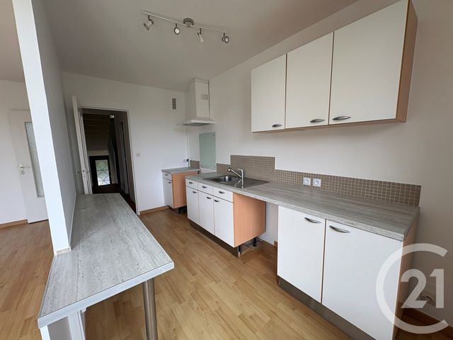 Appartement Triplex &agrave; louer - 3 pi&egrave;ces - 74,40 m2 - Bolbec - 76 - HAUTE-NORMANDIE