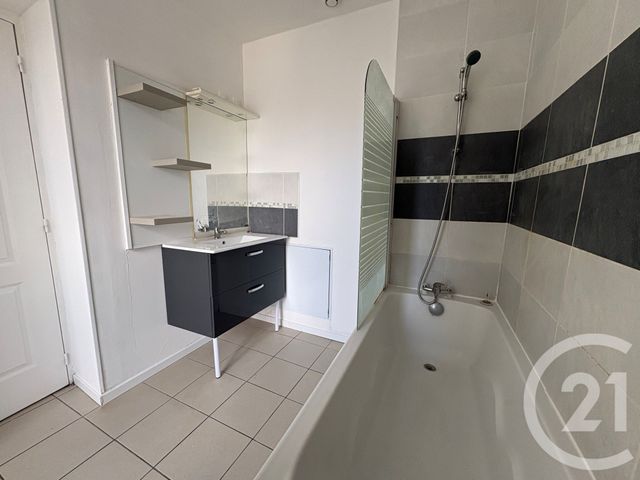 Appartement F3 &agrave; louer - 3 pi&egrave;ces - 60 m2 - Bolbec - 76 - HAUTE-NORMANDIE