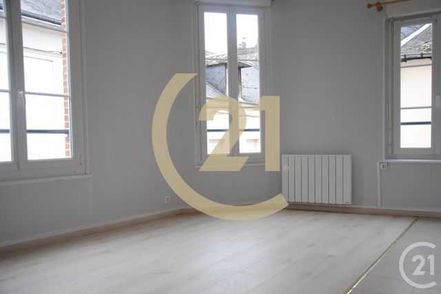 Appartement &agrave; louer - 2 pi&egrave;ces - 34,70 m2 - Lillebonne - 76 - HAUTE-NORMANDIE