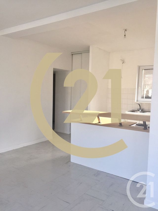 Appartement F2 &agrave; louer - 2 pi&egrave;ces - 49,35 m2 - Lillebonne - 76 - HAUTE-NORMANDIE