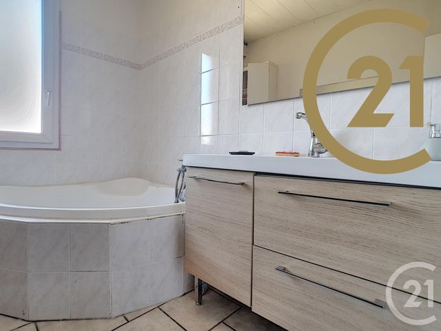 Afficher la photo en grand Maison à vendre - 5 pièces - 167 m2 - BOLBEC - 76 - HAUTE-NORMANDIE